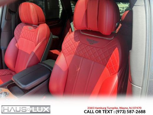 Used 2017 Bentley Bentayga AWD/4WD image 17