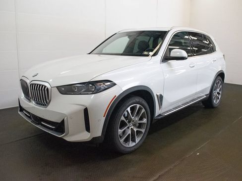 Used 2024 BMW X5 xDrive40i w/ Premium Package AWD/4WD image 8