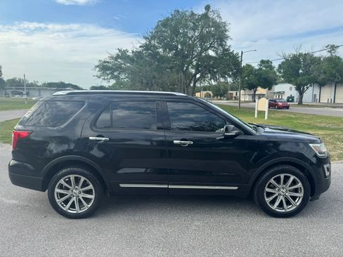 Used 2017 Ford Explorer Limited AWD/4WD image 4
