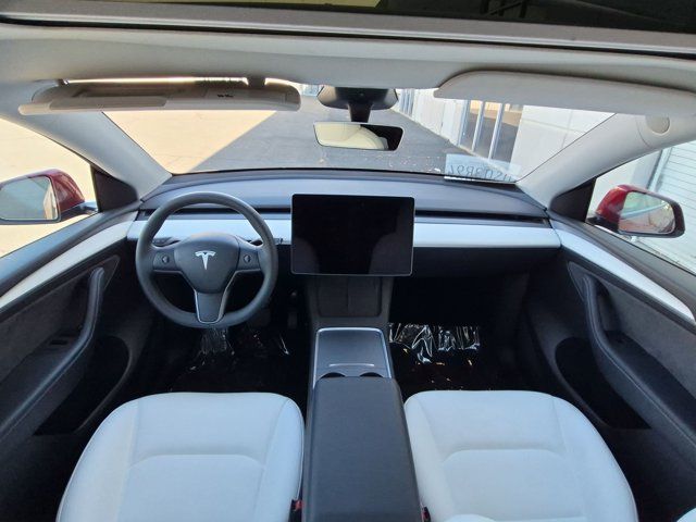 Used 2024 Tesla Model Y Long Range AWD/4WD image 17