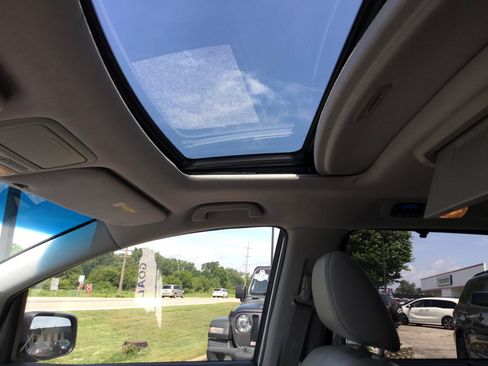 Used 2012 Honda Odyssey Touring image 16