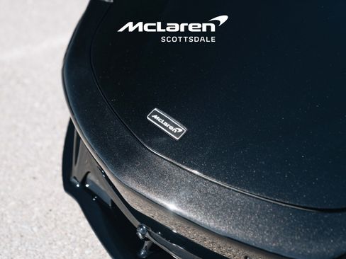 Used 2025 McLaren Artura Spider image 30