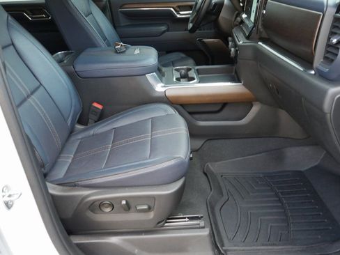 Used 2024 Chevrolet Silverado 2500 High Country w/ High Country Premium Package image 23