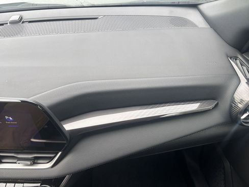 Used 2025 Chevrolet Equinox LT image 36