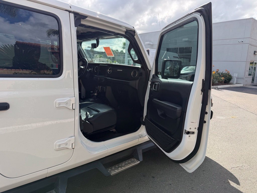 Used 2021 Jeep Gladiator Overland w/ Popular Equipment Package AWD/4WD image 17