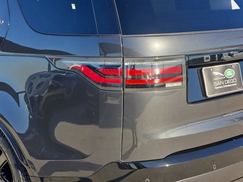 Certified 2021 Land Rover Discovery S R-Dynamic image 37