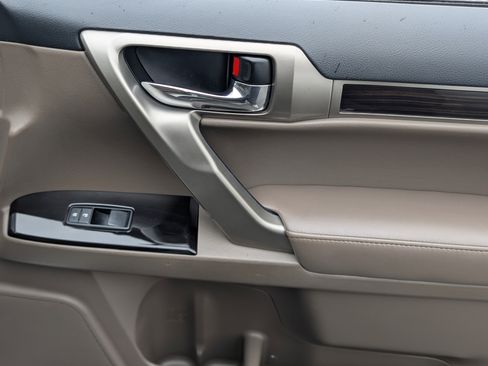 Used 2018 Lexus GX 460 GX 460 w/ Preferred Accessory Package image 24