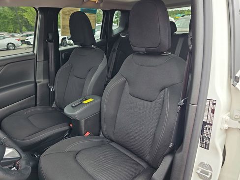 Used 2023 Jeep Renegade Latitude w/ Sun/Sound Group AWD/4WD image 16