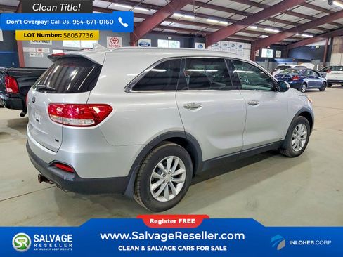 Used 2016 Kia Sorento LX w/ LX Convenience Package AWD/4WD image 4