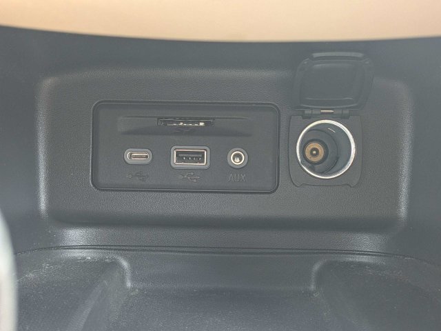 Used 2022 Chevrolet Equinox Premier FWD image 22