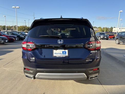 Used 2025 Honda Pilot Elite image 5