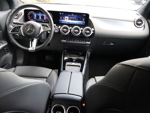 Certified 2025 Mercedes-Benz GLA 250 4MATIC image 15