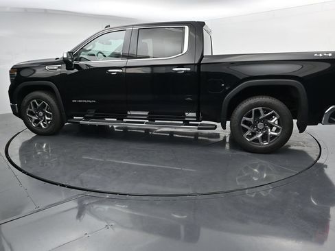 Used 2023 GMC Sierra 1500 SLT w/ SLT Premium Package AWD/4WD image 5