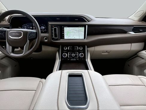 Used 2023 GMC Yukon Denali AWD/4WD image 16
