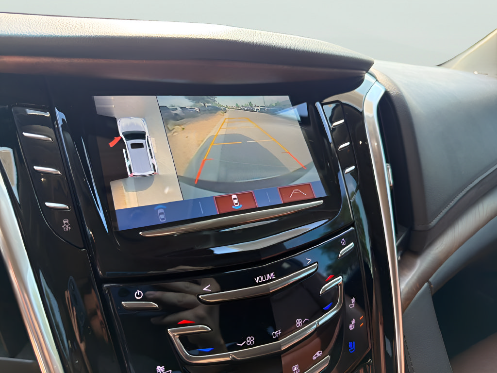 Used 2020 Cadillac Escalade Premium Luxury RWD image 31