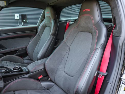 Certified 2025 Porsche 911 Targa 4 GTS AWD/4WD image 5