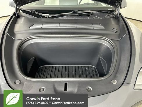 Used 2024 Tesla Model Y Long Range AWD/4WD image 31