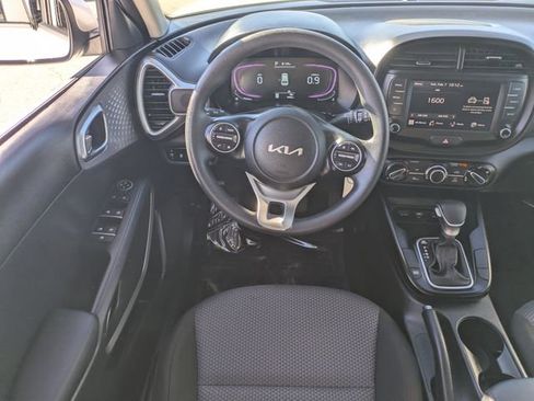 Used 2025 Kia Soul LX image 15