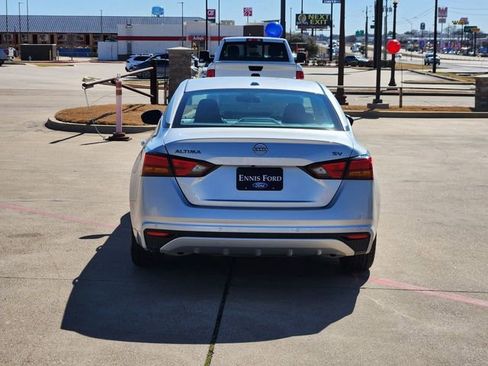 Used 2024 Nissan Altima 2.5 SV image 5