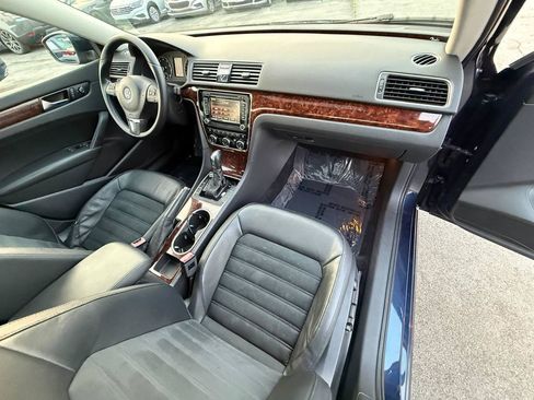 Used 2013 Volkswagen Passat 2.5 SEL FWD image 18