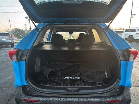 Used 2019 Toyota RAV4 LE image 34