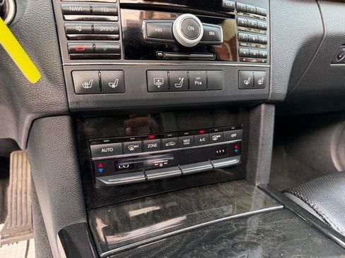 Used 2010 Mercedes-Benz E 550 Sedan image 64