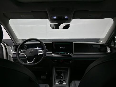 New 2026 Volkswagen Tiguan SE image 10