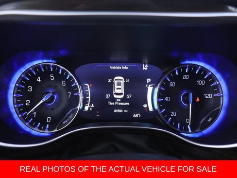 Used 2022 Chrysler Pacifica Limited w/ Uconnect Theater Family Group AWD/4WD image 7