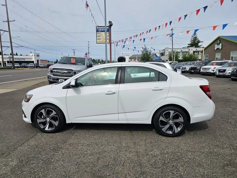 Used 2019 Chevrolet Sonic Premier FWD image 4