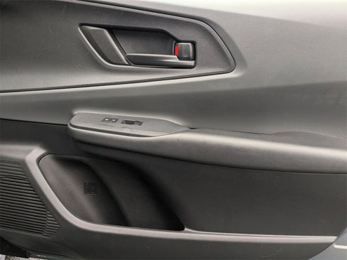 Used 2025 Toyota Prius LE image 33