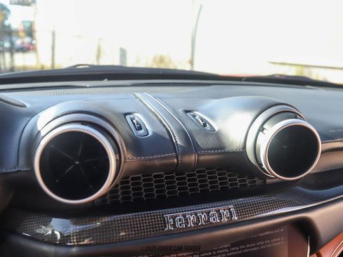 Used 2019 Ferrari Portofino image 44