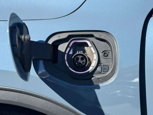 Used 2023 Ford Escape SE w/ PHEV Premium Package image 44