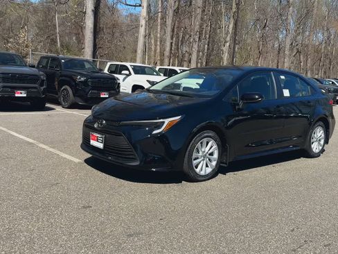 New 2026 Toyota Corolla LE FWD image 4