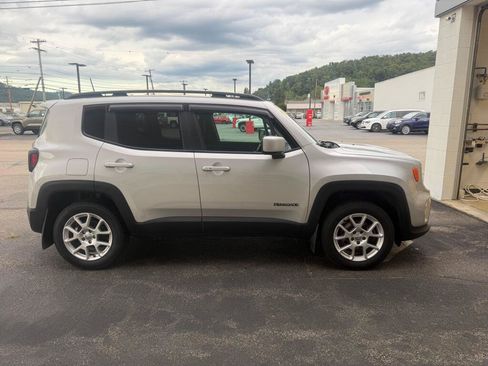 Used 2020 Jeep Renegade Latitude w/ Cold Weather Group AWD/4WD image 6