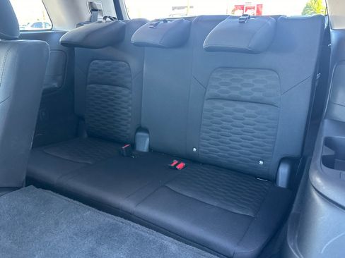 Used 2025 Nissan Pathfinder SV AWD/4WD image 16