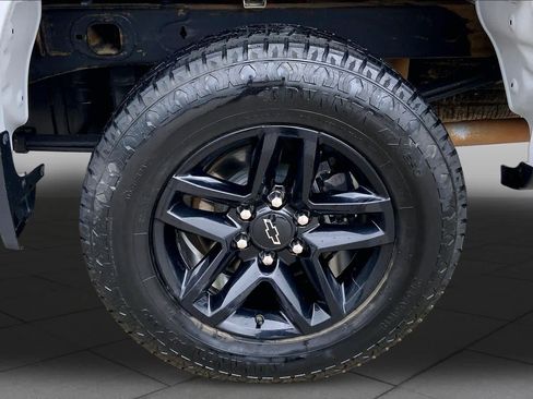 Certified 2019 Chevrolet Silverado 1500 Custom Trail Boss w/ Custom Convenience Package AWD/4WD image 10