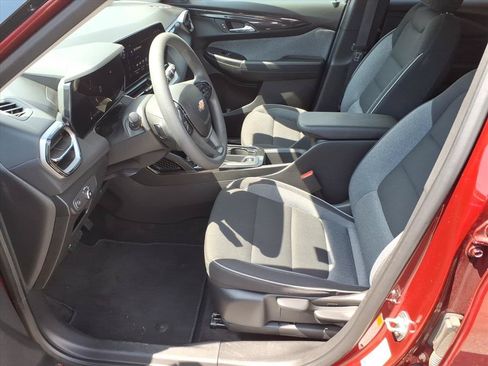 Used 2025 Chevrolet TrailBlazer LT AWD/4WD image 12