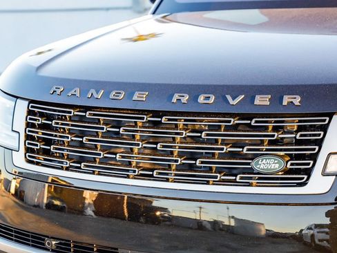 Used 2023 Land Rover Range Rover SE image 5