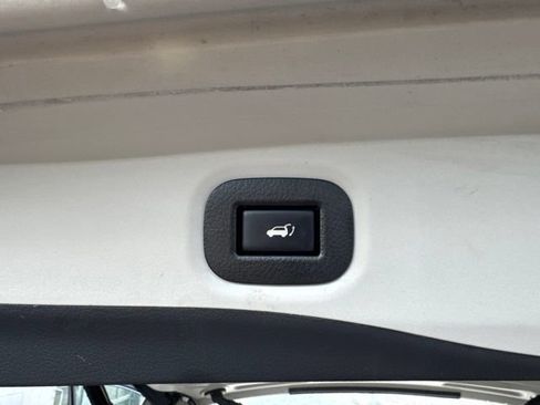 Used 2020 Nissan Rogue SV AWD/4WD image 21