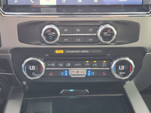 Used 2022 Ford F250 Lariat w/ Lariat Value Package AWD/4WD image 19