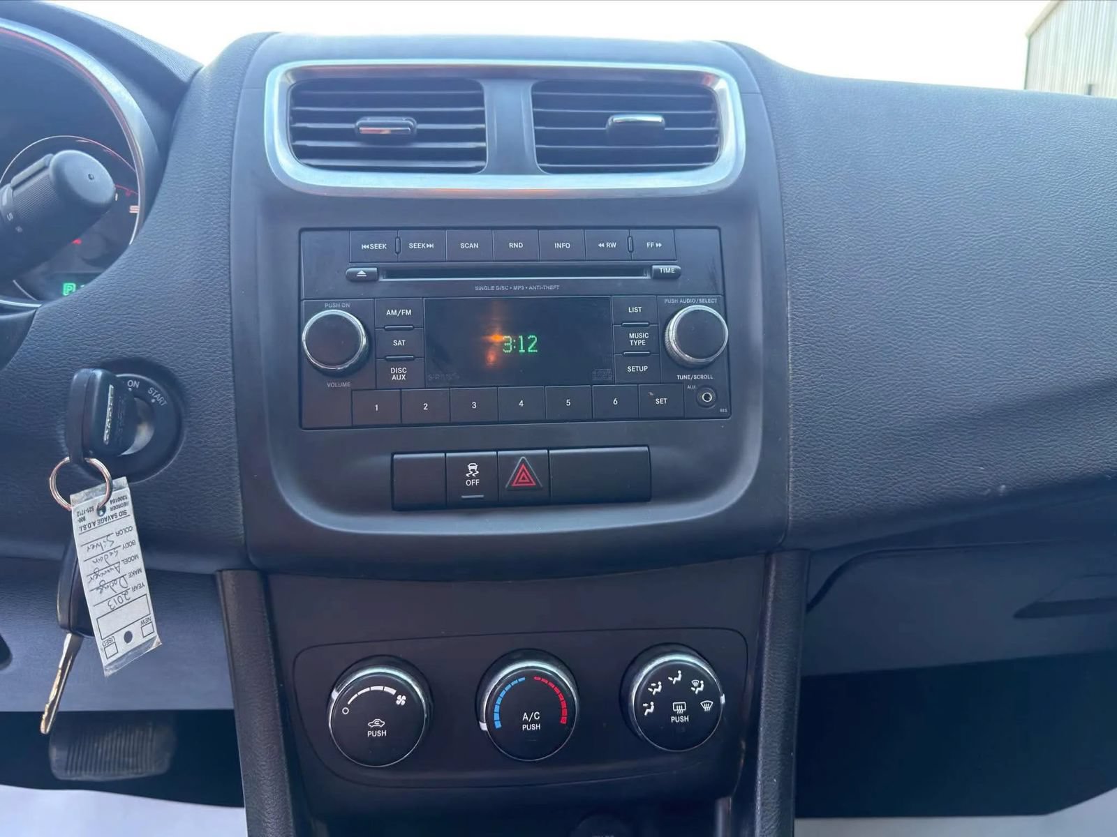 Used 2013 Dodge Avenger SE FWD image 14