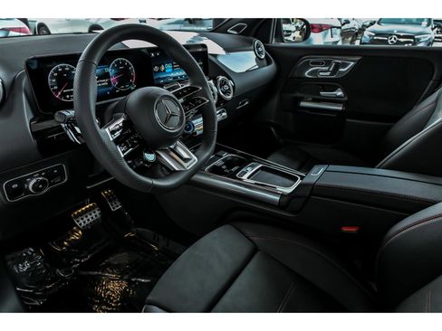 New 2026 Mercedes-Benz GLA 35 AMG 4MATIC image 6