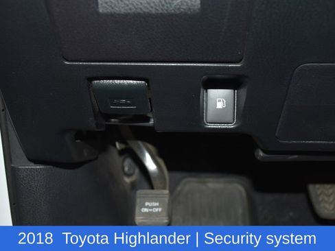 Used 2018 Toyota Highlander XLE AWD/4WD image 23