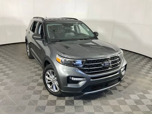 Used 2022 Ford Explorer XLT w/ Equipment Group 202A image 44