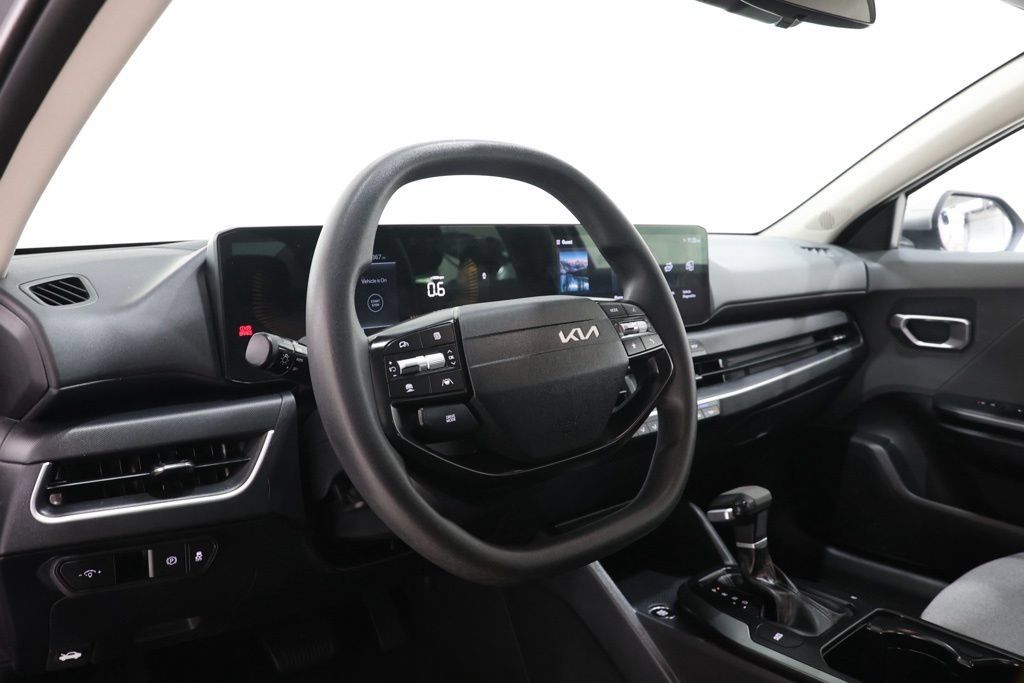 Used 2025 Kia K4 FWD image 15