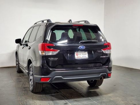 Used 2022 Subaru Forester Premium image 28