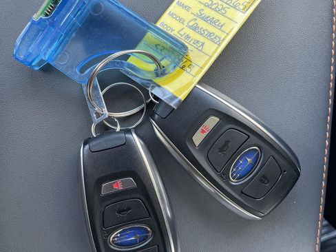 Used 2025 Subaru Crosstrek 2.5i Limited w/ Crosstrek Mirror Package image 27