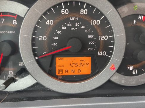 Used 2012 Toyota RAV4 4WD image 15