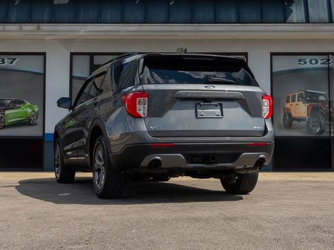 Used 2022 Ford Explorer XLT w/ Equipment Group 202A image 8