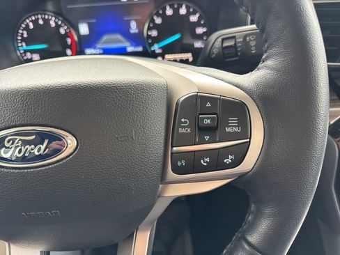 Certified 2022 Ford Explorer Limited w/ Equipment Group 301A image 25